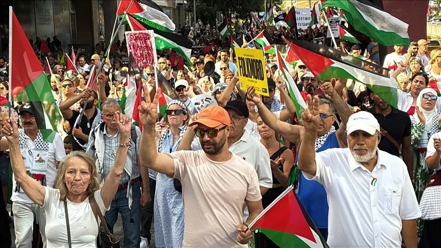 İsrail'in Gazze'ye yönelik saldırıları Stockholm'de protesto edildi