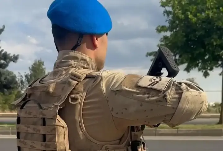 Şanlıurfa’da yolcu otobüsünde bozuk et ve kaçak içki ele geçirildi