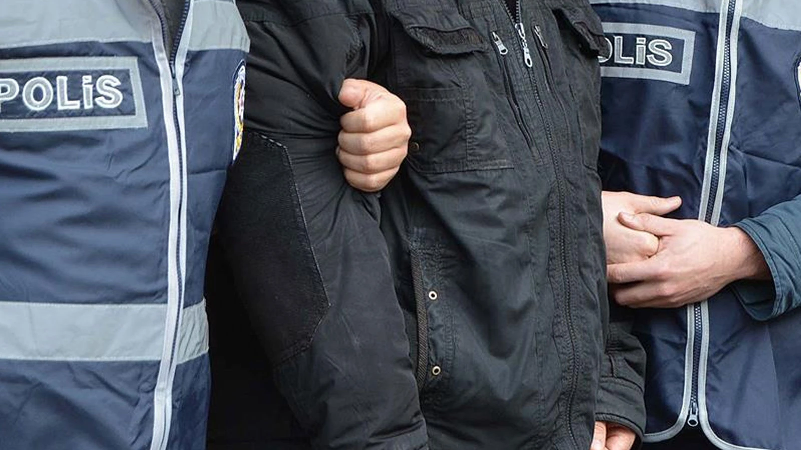Kişisel verileri hukuka aykırı ele geçiren şahıslara 9 ilde operasyon: 12 gözaltı