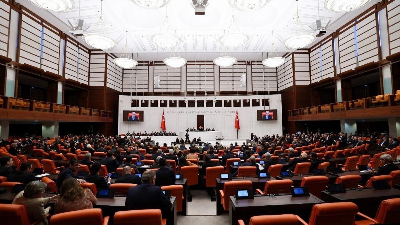 Sosyal medya ve oyun düzenlemesinde kritik maddeler kabul edildi