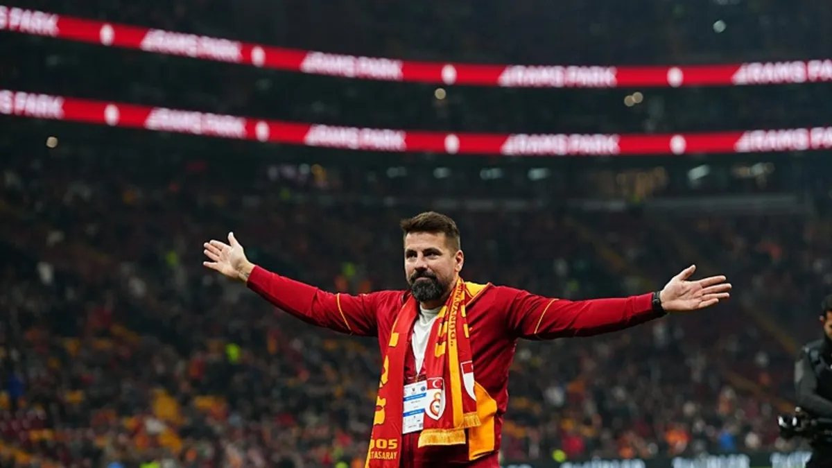 Galatasaray'ın eski golcüsü Milan Baros maç öncesi üçlü çektirdi!