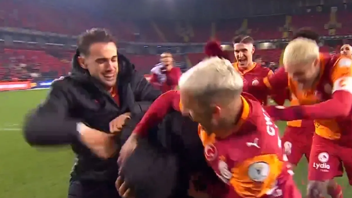 Eren Elmalı'ya hücum! Maç sonu güldüren anlar
