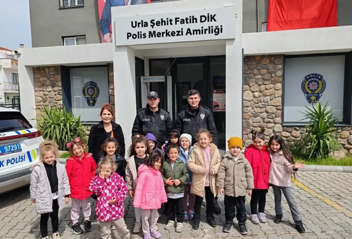 Öğrencilerden emniyet teşkilatına anlamlı ziyaret