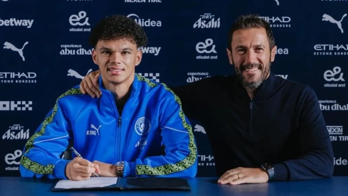 Manchester City Nico O'Reilly ile 5 yıllık yeni sözleşme imzaladı