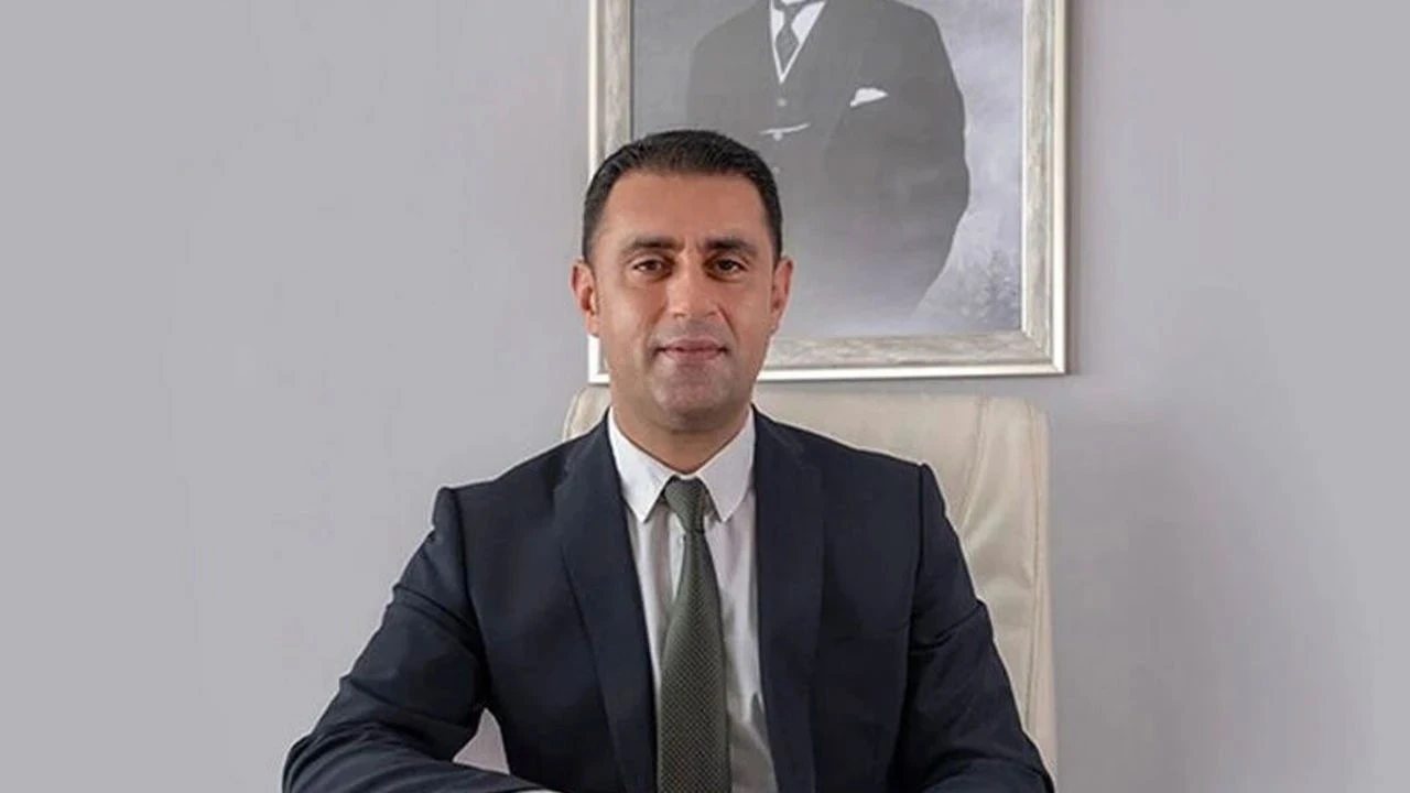 Son Dakika Çukurova Belediye Başkanı Emrah Kozay Görevden Uzaklaştırıldı