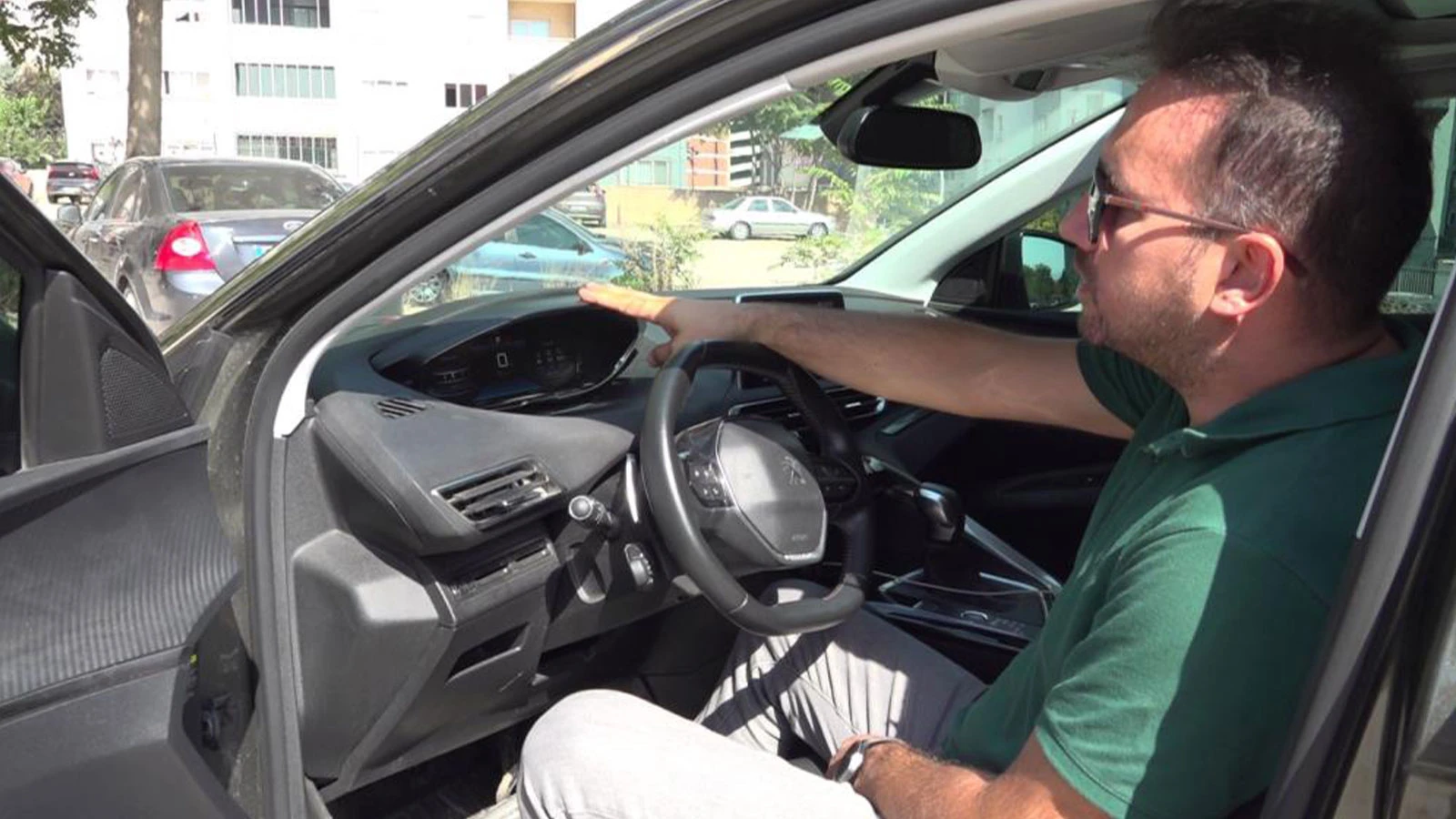 Sıfır araç kabusu oldu, firma "Arıza var ama kullanıma engel değil" dedi