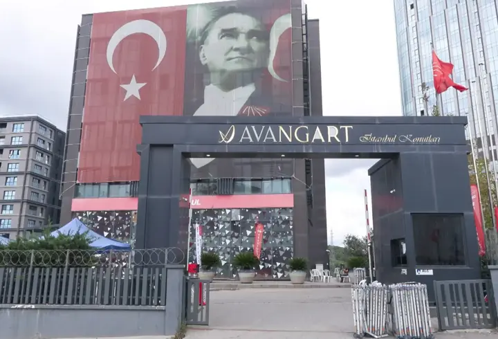 İstanbul- CHP'nin eski İl Başkanlığı binasında MYK öncesi güvenlik önlemleri