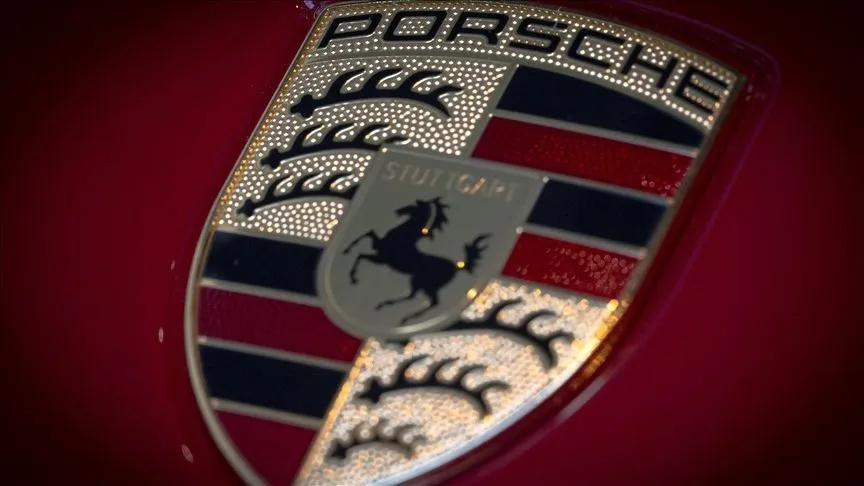 Rusya’da yüzlerce Porsche sahibi araçlarını çalıştırmakta sorun yaşadı