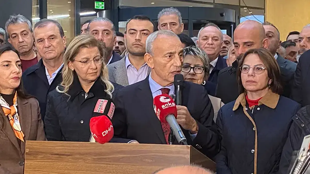 İstanbul'da CHP'li 3 İlçe Belediyesi Yeni Partiye Geçti