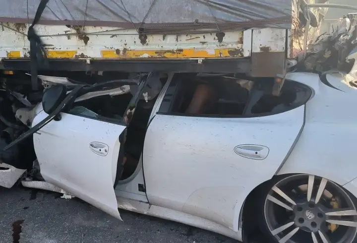 Bursa'da TIR'a arkadan çarpan otomobilin sürücüsü yaralandı