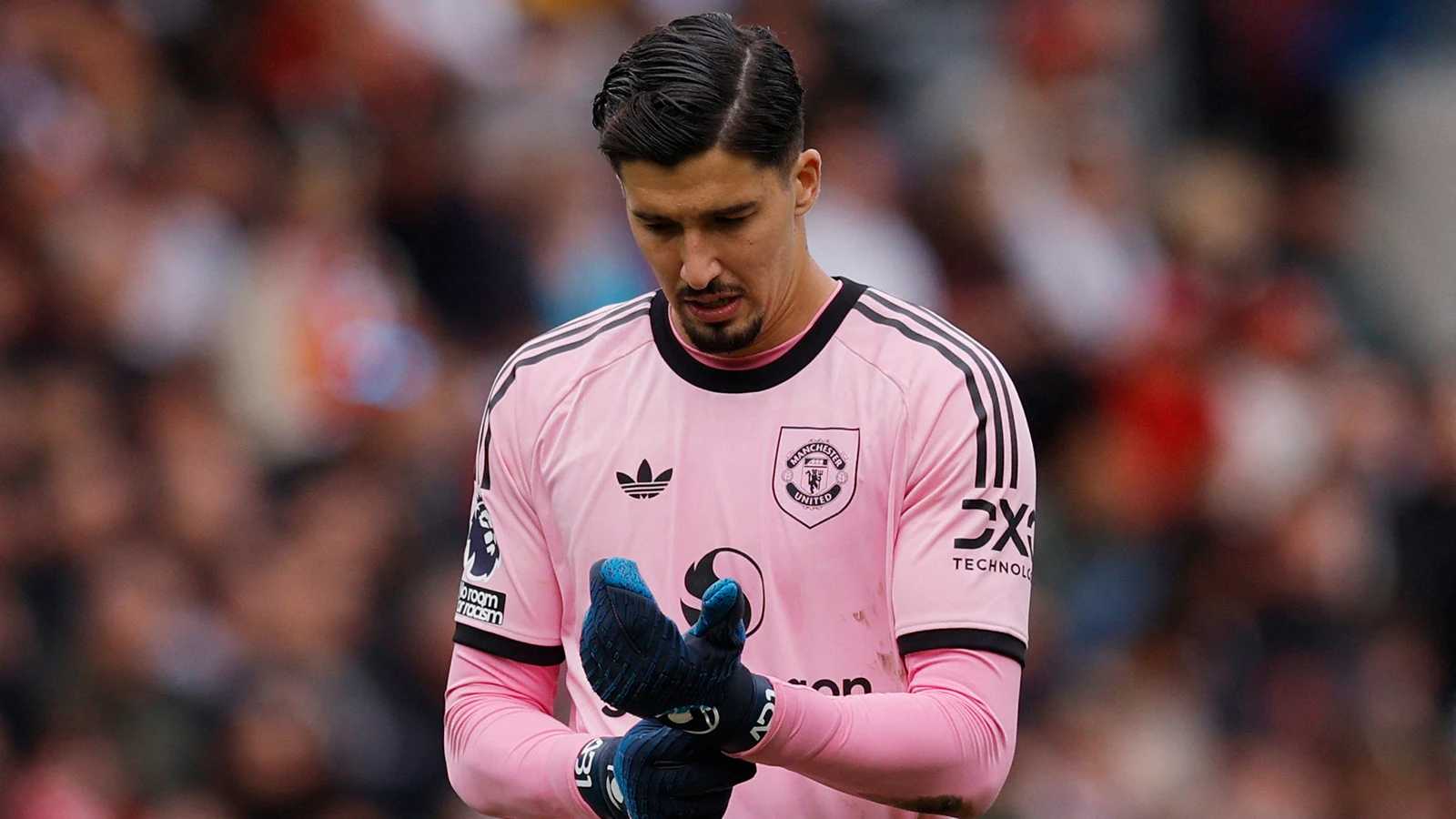 Altay Bayındır'lı Manchester United, Brentford'a teslim oldu