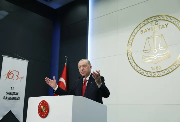 Cumhurbaşkanı Erdoğan: Türkiye'de hiç kimse hukukun üstünde değildir