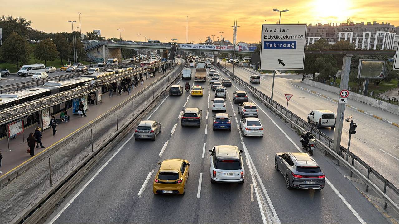 İstanbul'da Akşam Saatlerinde Trafikte Yoğunluk: Yüzde 83'e Çıktı