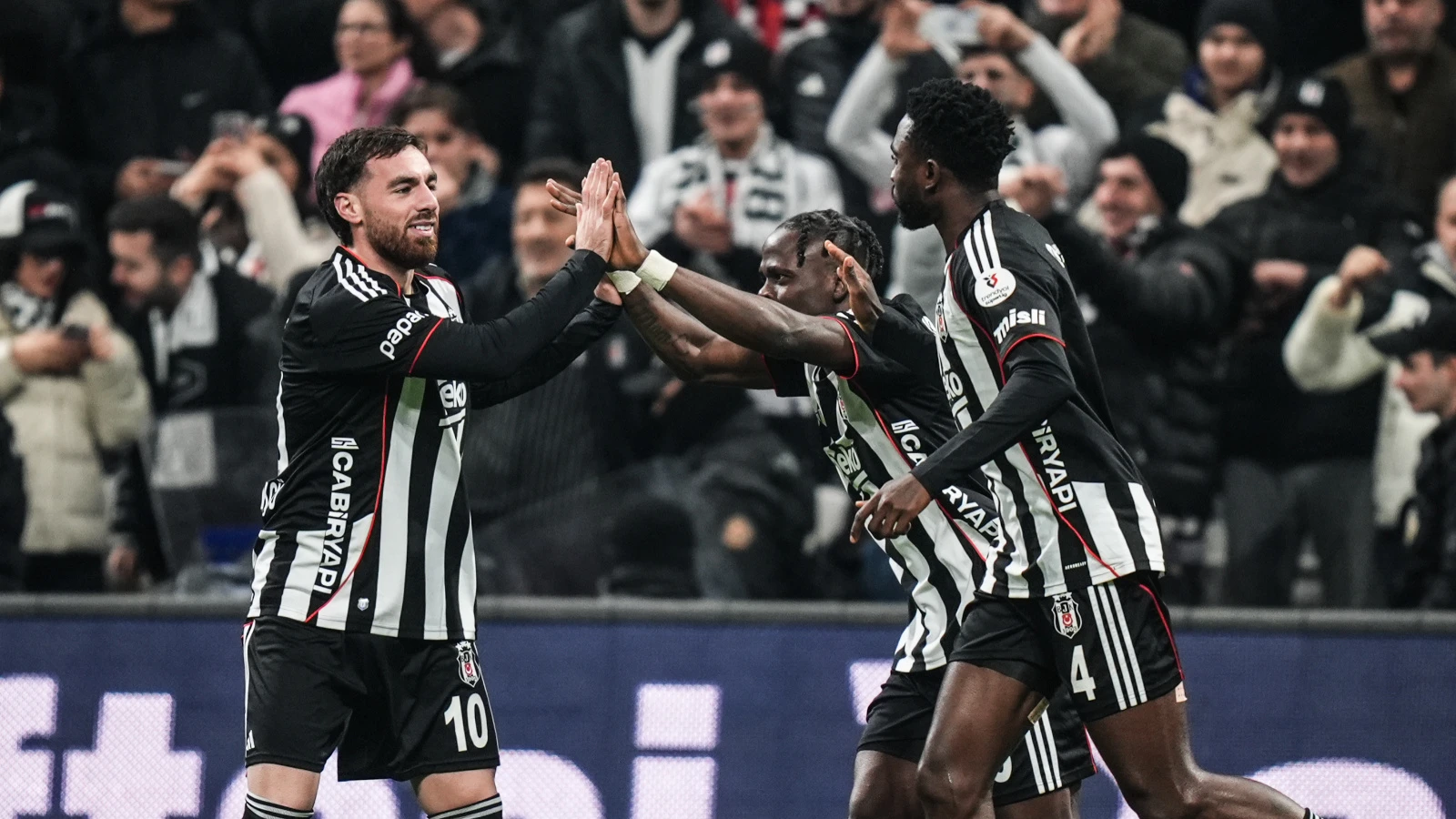 Sergen Yalçın ve Orkun Kökçü Kocaelispor maçında yok