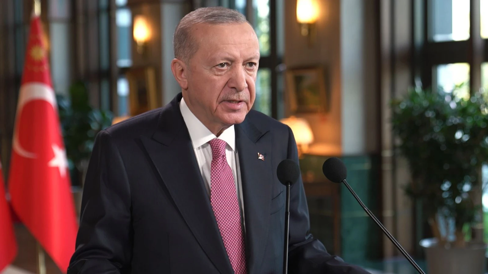 Cumhurbaşkanı Erdoğan: Milli saraylar titizlikle korunuyor