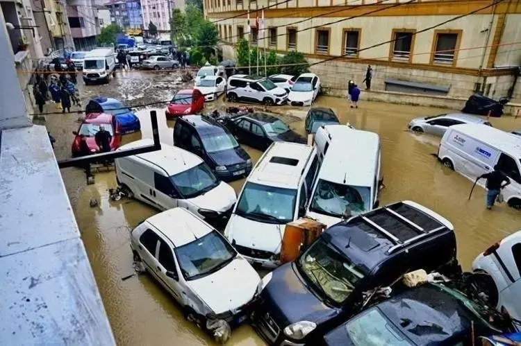 İstanbul'daki Selin Ardından Kritik Soru: Her Sağanak Neden Afete Dönüşüyor? Asıl Tehlike Ne?