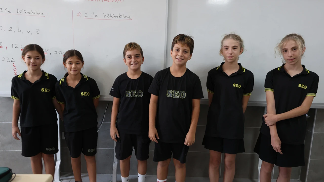 Aynı sınıfta 3 ikiz okuyor! Okulda ise 11 ikiz var