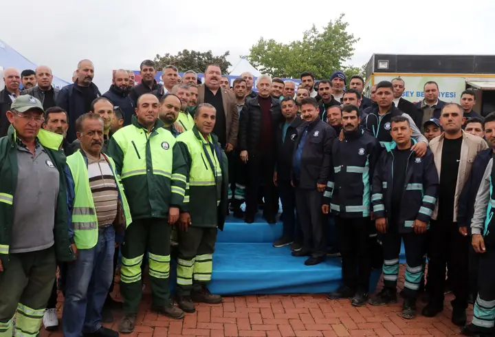 Şahinbey Belediyesi çalışanlarından 1 Mayıs kutlaması