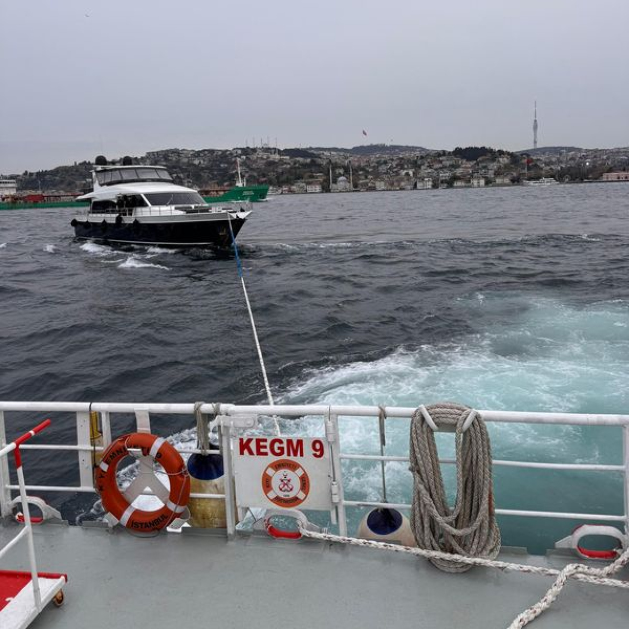 İstanbul Boğazı'nda korkutan anlar!
