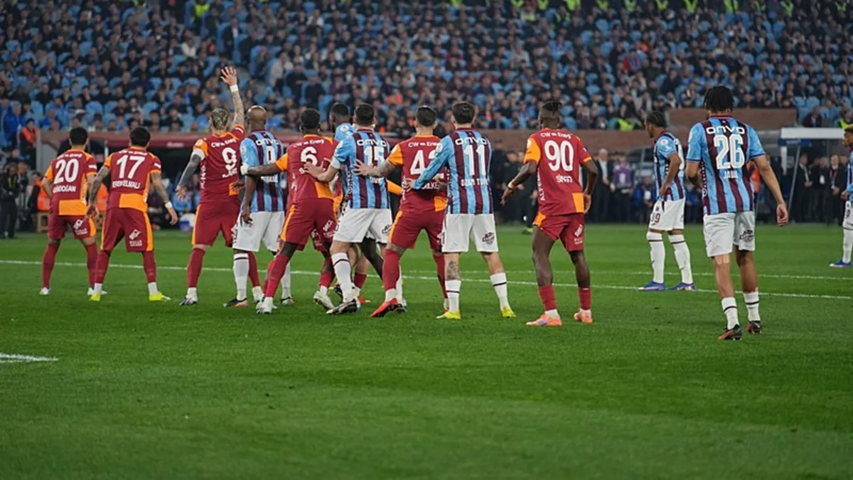 Ahmet Çakar Trabzonspor-Galatasaray derbisini değerlendirdi!