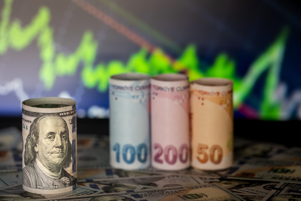 Dolar/TL 44 lirayı aştı