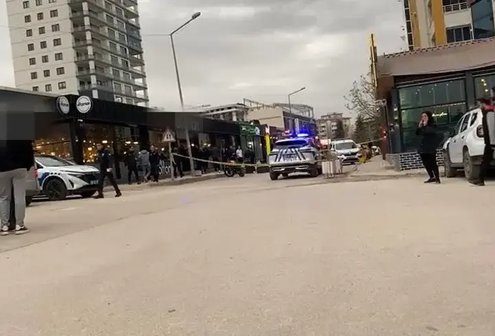 Elazığ'da, kafede iki grup arasında silahlı kavga: 2 yaralı