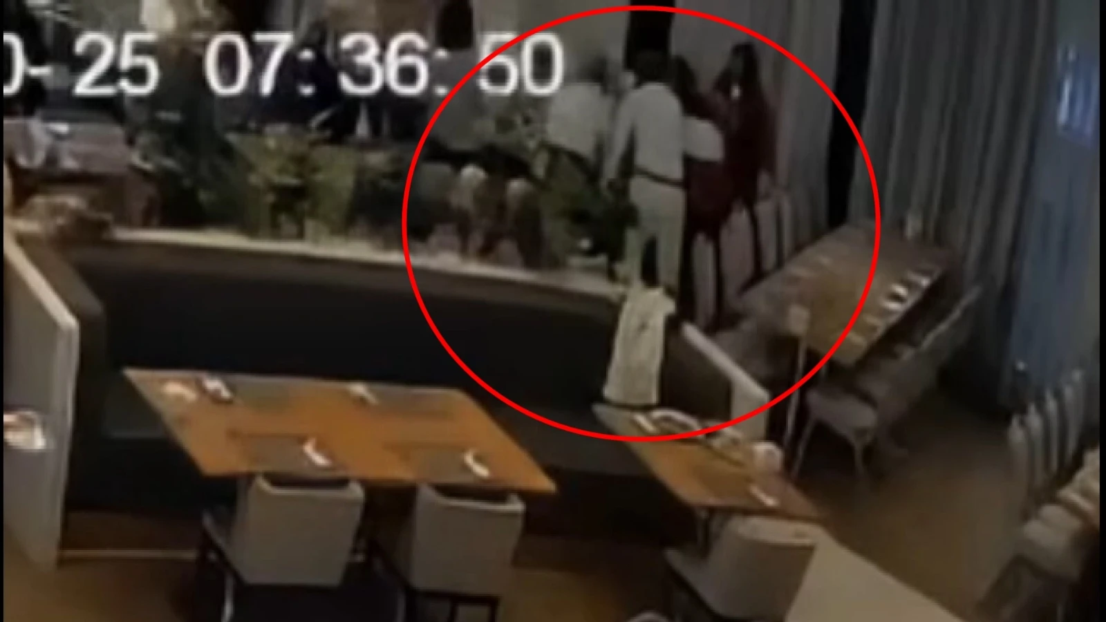 Nefes borusuna zeytin kaçan kadını Heimlich manevrasıyla kurtardı