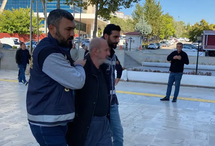 Elazığ'da gazeteciyi pompalı tüfekle vuran şüpheli adliyede