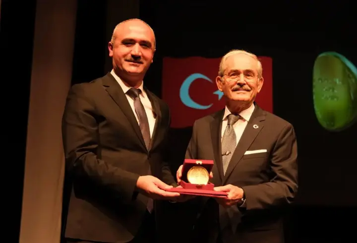 Yılmaz Büyükerşen: Siyaseten kendimi emekli ettiğimi duyuruyorum