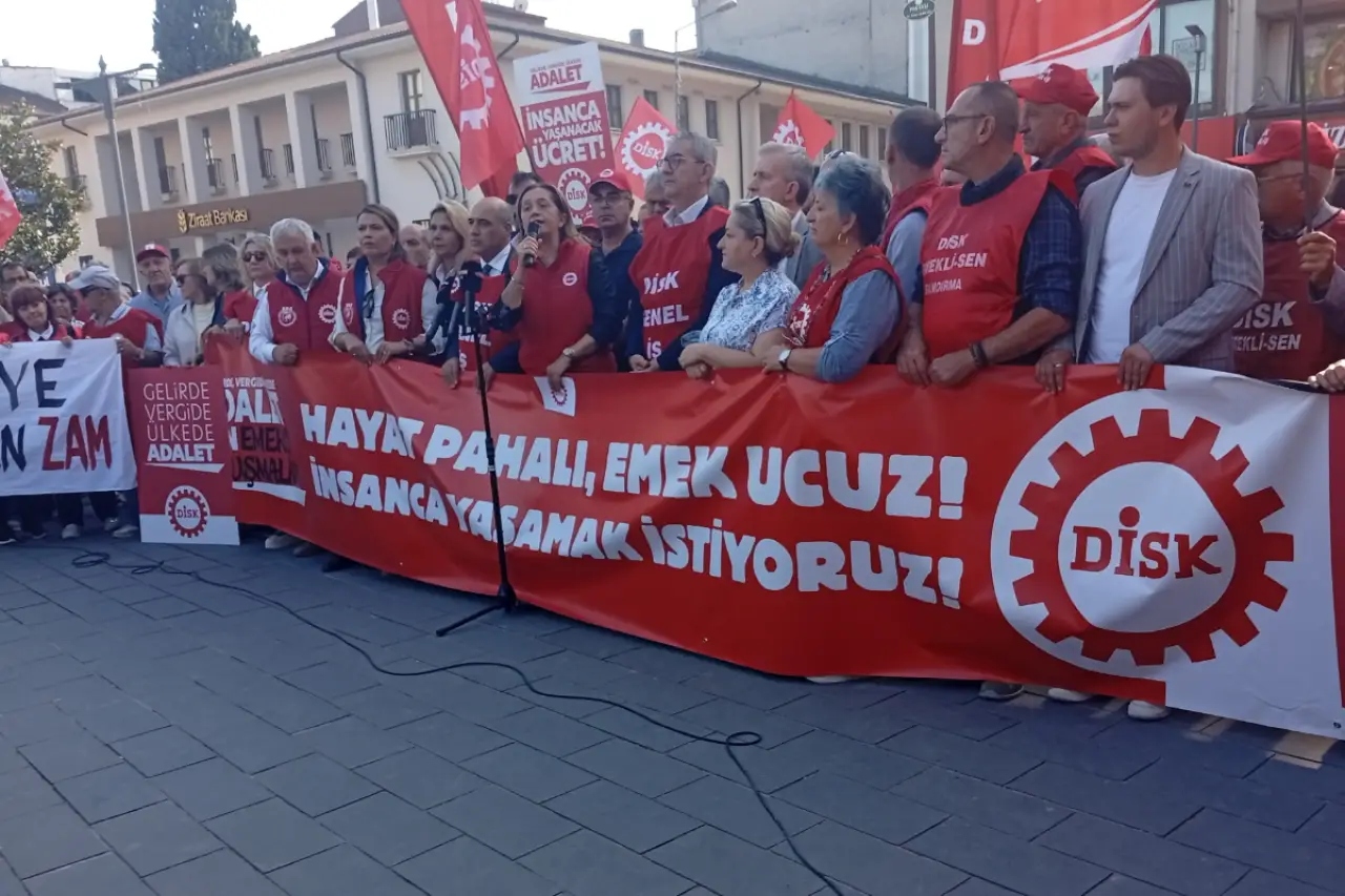Disk Genel Başkanı Arzu Çerkezoğlu Balıkesir'de Seslendi: 'Haksızlıkları Bertaraf Edecek Güç İşçi Sınıfının Gücüdür'