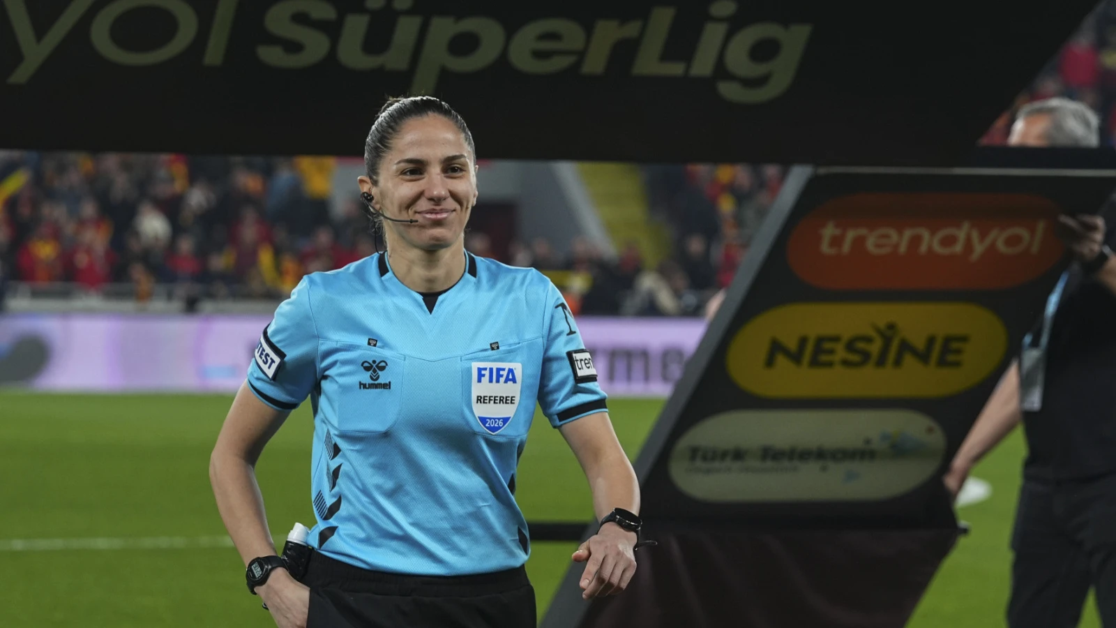 Süper Lig'de 22 yıl sonra ilk kadın hakem: Asen Albayrak