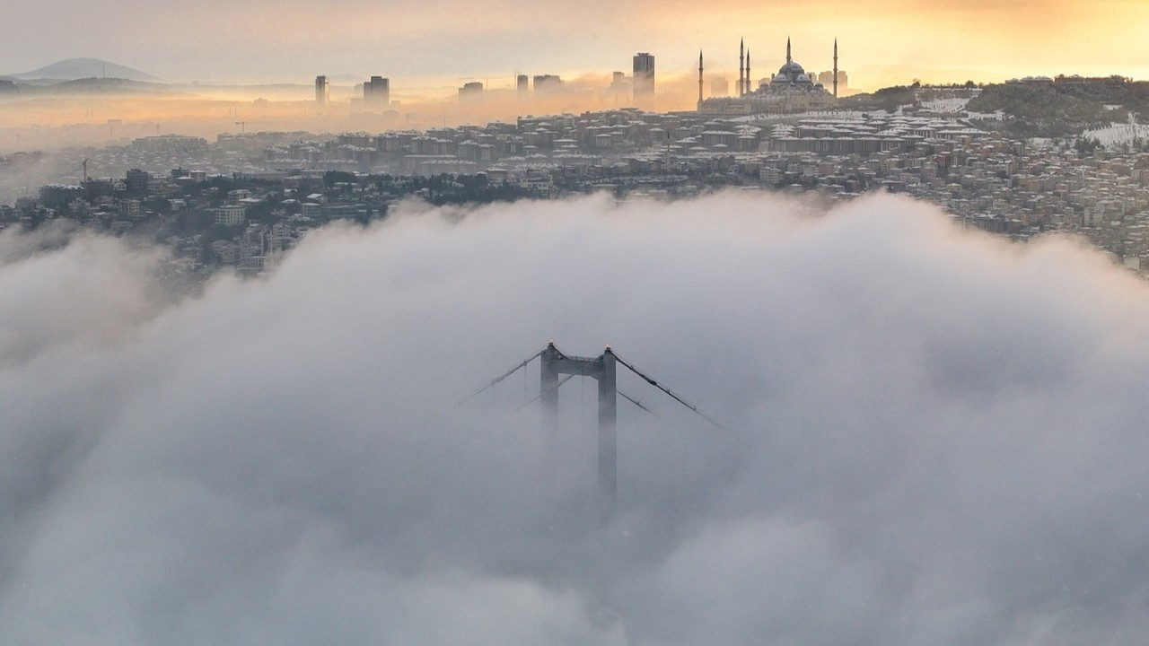 İstanbul Boğazı'nda gemi trafiği tekrar açıldı