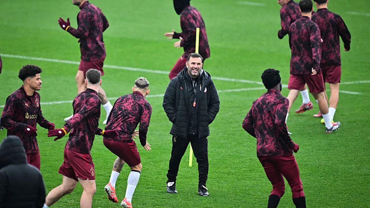 Galatasaray'da Okan Buruk'tan takıma büyük jest!