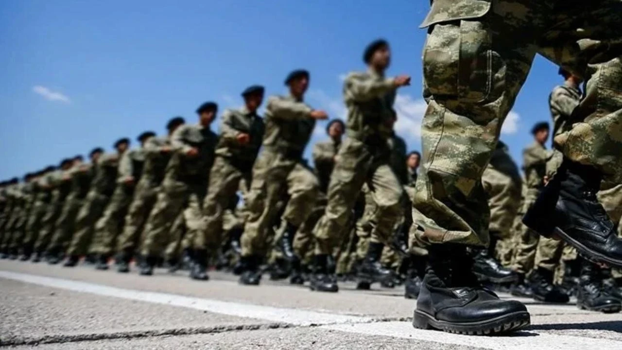 Askerlikte 'kardeş' düzenlemesi: İstediği yerde yapabilecek!