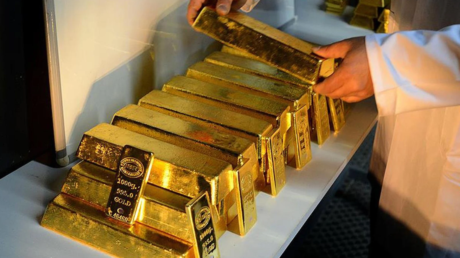 Altının kilogram fiyatı 7 milyon 440 bin liraya düştü