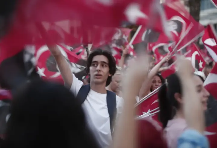 Bursa'da '30 Ağustos' coşkusu fener alayıyla kutlandı