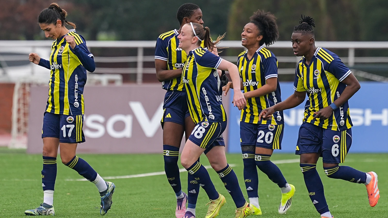 Fenerbahçe kadınlar derbisinde Beşiktaş'ı 4 golle yendi