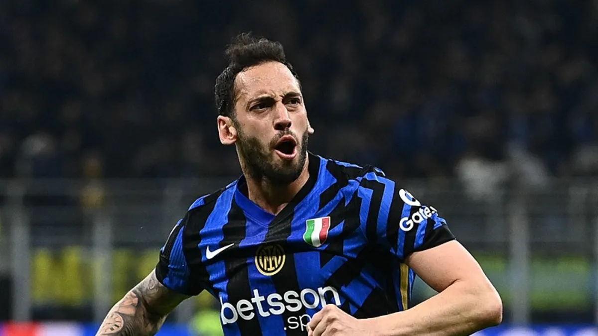 Galatasaray'dan Hakan Çalhanoğlu operasyonu! İtalyanlar transferi duyurdu