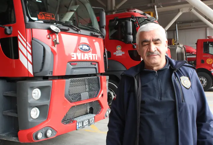 Mesleğini bırakıp, çocukluk hayali itfaiye eri oldu: Bu iş bende bir tutku
