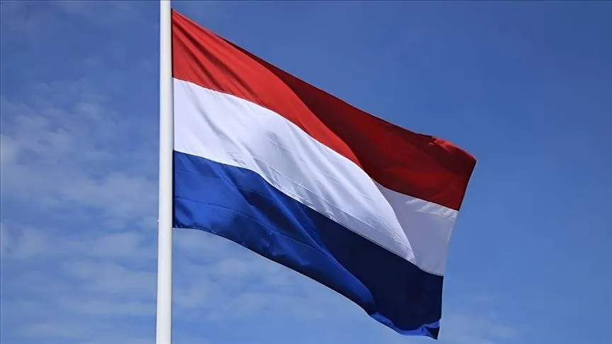 Hollanda'da yeni hükümet üyeleri yemin ederek göreve başladı