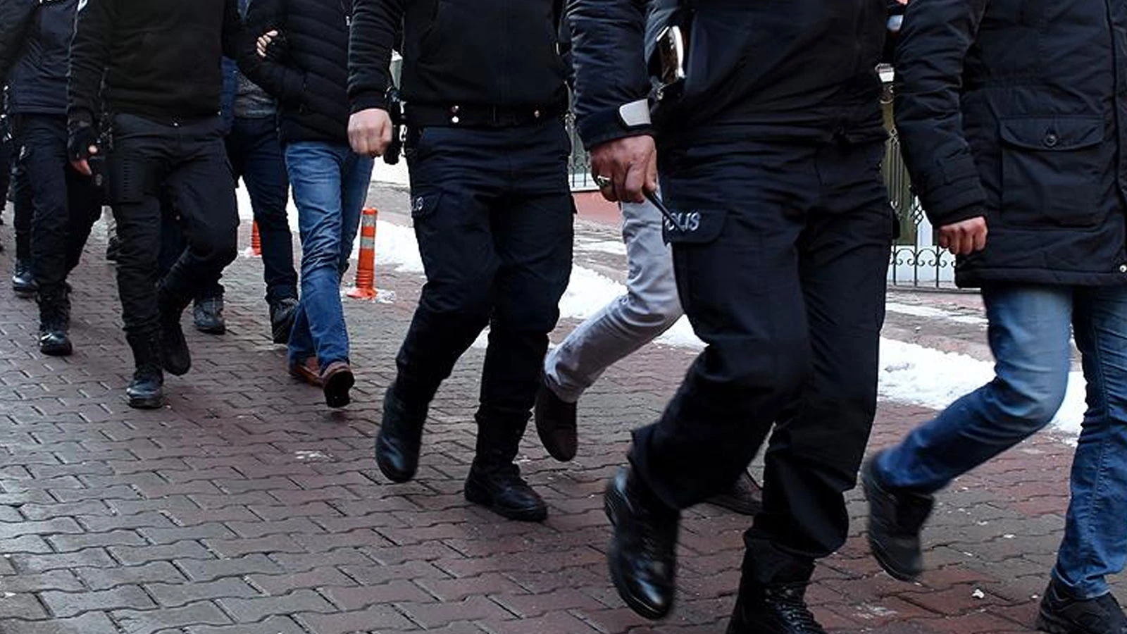 Ankara'da DEAŞ ve FETÖ terör örgütlerine operasyon: 10 gözaltı