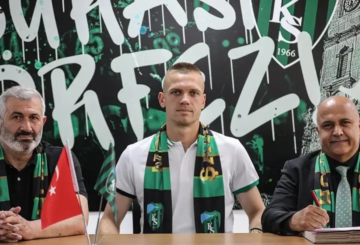 Kocaelispor, yeni kalecisiyle sözleşme imzaladı