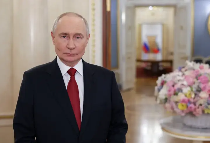 Putin’in öksürük krizi: Kremlin yanlışlıkla mı paylaştı? Çok konuşulan görüntüler…