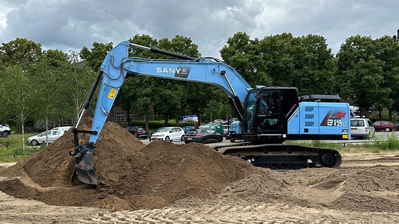 Bu elektrikli ekskavatör, 422 kWh bataryasıyla 8 saat çalışabiliyor