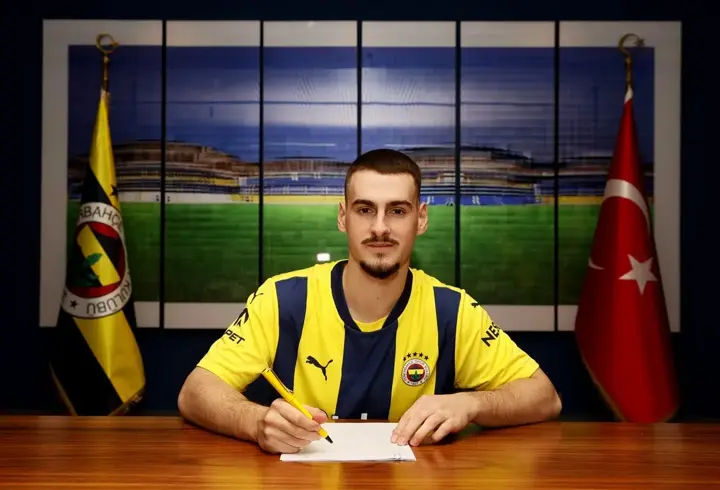 Fenerbahçe'nin genç sağ beki Ognjen Mimovic'in yeni adresi belli oldu