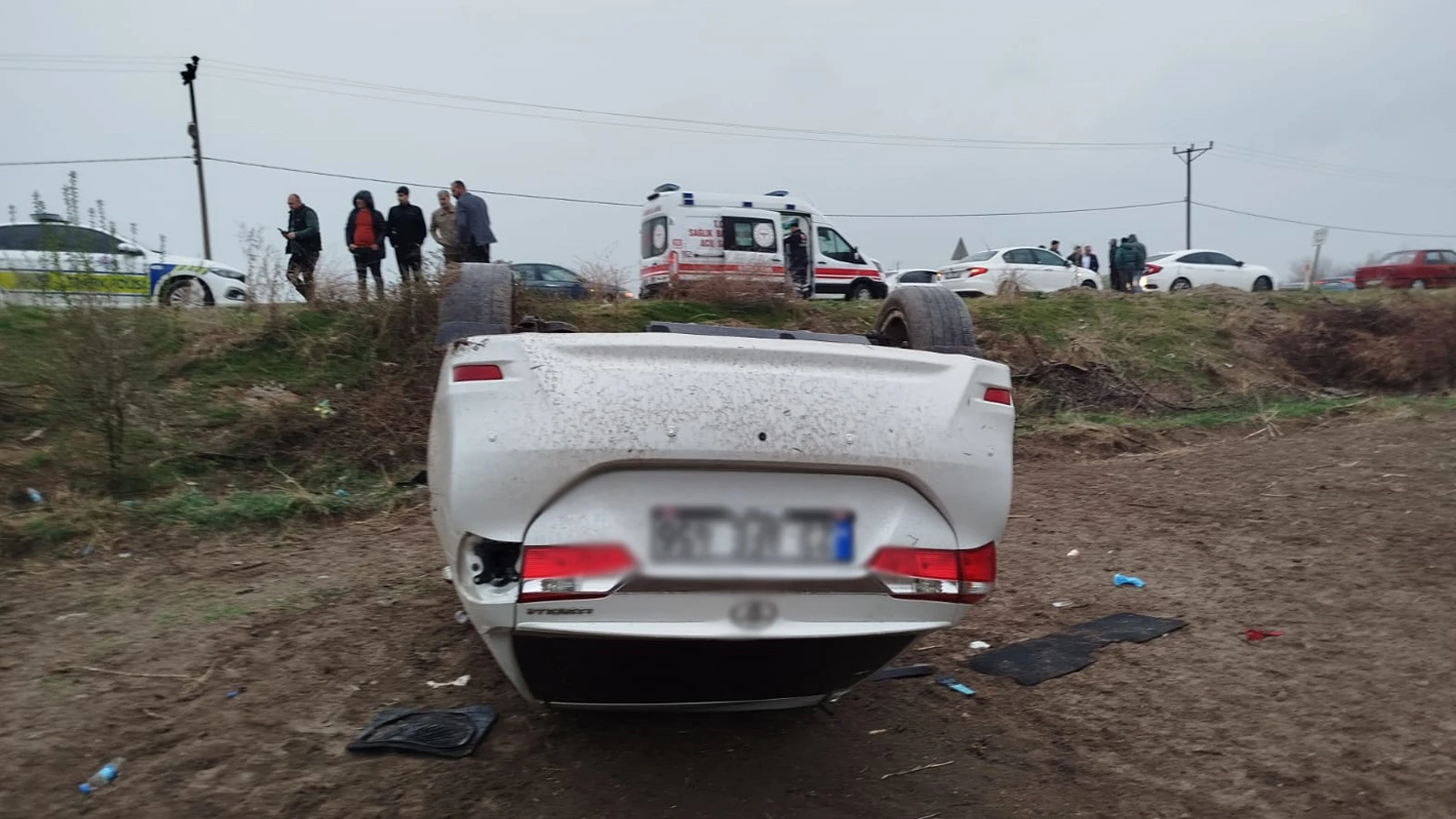 Elazığ'da iki otomobil çarpıştı: Çok sayıda yaralı var
