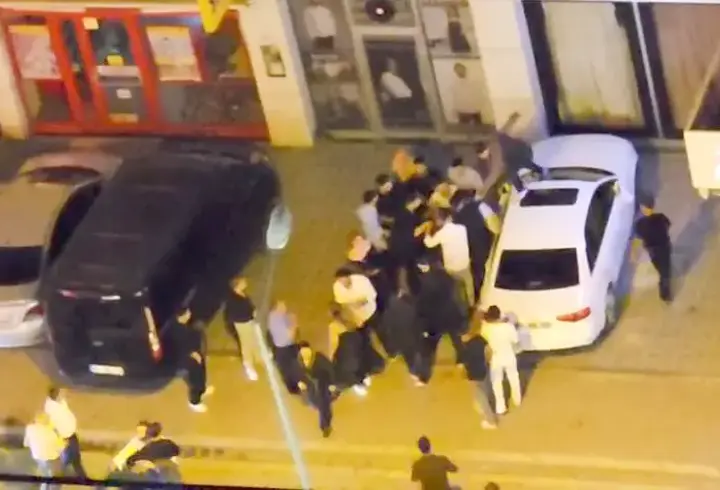 Esenyurt'ta düğün sonrası tekmeli yumruklu kavga kamerada