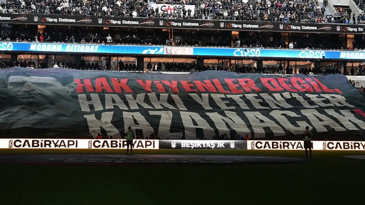 Beşiktaşlı taraftarlardan Kasımpaşa maçında TFF'ye tepki!