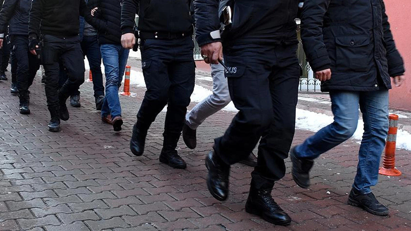Yasa dışı veri sorgusuna operasyon: 11 tutuklama