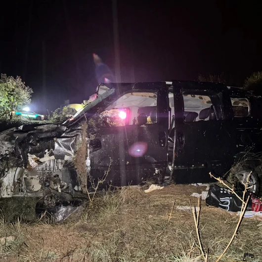 Trafik Levhalarına Çarpıp Takla Attı: Bir Ölü 4 Yaralı